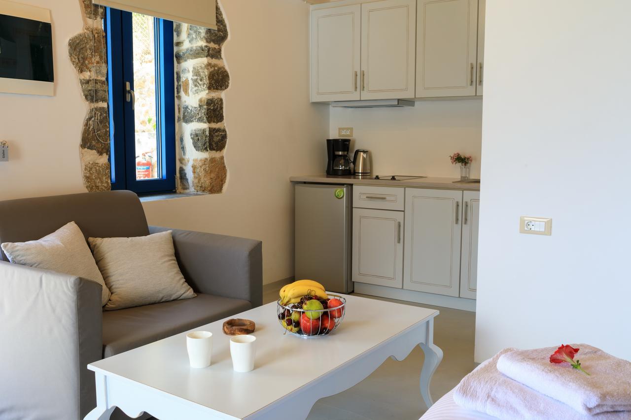 Molos Apartments Loutro Exterior foto